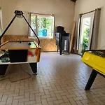 Mobil Climatise, 2 Ch, 5 Pers, Wifi 30 Mn Du Grand Parc D'attraction Puy Dufou דירה