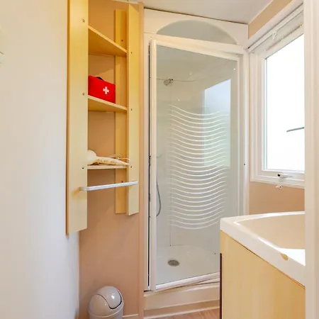 Mobil Climatise, 2 Ch, 5 Pers, Wifi 30 Mn Du Grand Parc D'attraction Puy Dufou