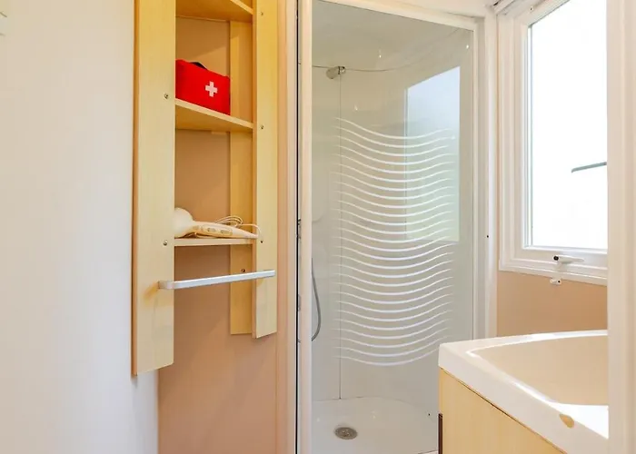 Mobil Climatisé, 2 Ch, 5 Pers, Wifi 30 Mn Du Grand Parc D'attraction Puy Dufou